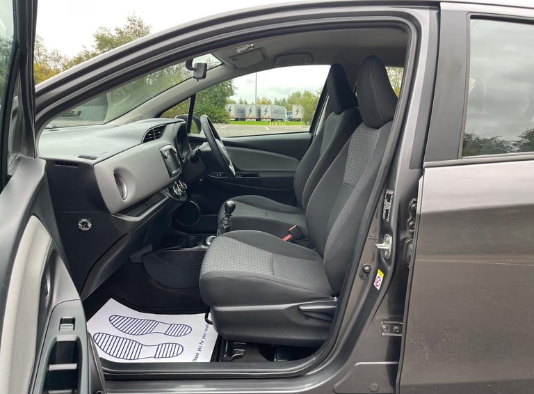 2015 Toyota Yaris 1.33 VVT-i Icon 5dr HATCHBACK Petrol Manual