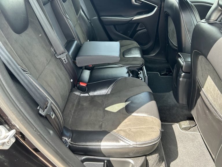 2017 Volvo V40 2.0 T2 R-Design Nav Plus Hatchback 5dr Petrol Manual Euro 6 (s/s) (122 ps) Hatchba...