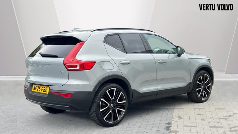 2025 Volvo XC40 2.0 B3P Ultra Dark 5dr Auto Petrol Estate Estate Petrol Automatic