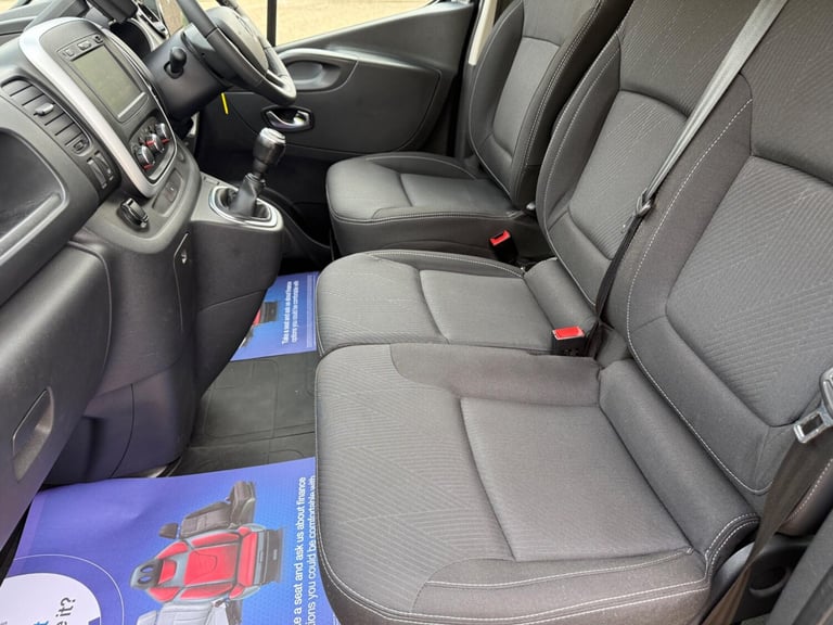 2021 Renault Trafic 2.0 dCi ENERGY 30 Sport Nav Crew Van LWB Euro 6 (s/s) 6dr WINDOW VAN Diesel M...