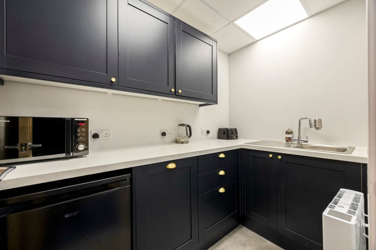 First-Floor Office to Rent in Henfield – £400 pcm (All-Inclusive)