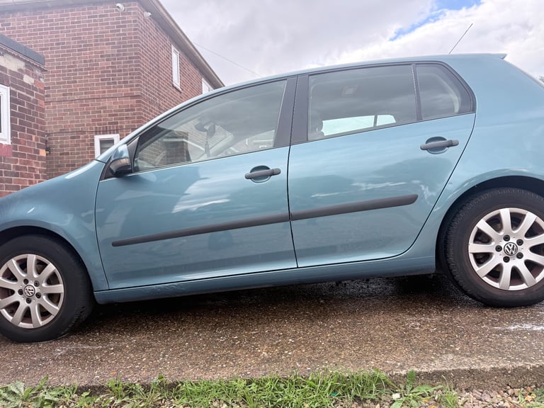 Volkswagen Golf 1.6fsi (£1500 open to sensible offers)