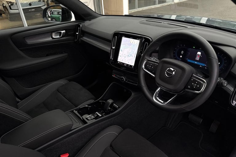 2022 Volvo XC40 2.0 B4 MHEV Ultimate SUV 5dr Petrol Hybrid DCT Auto Euro 6 (s/s) (197 ps) ESTATE ...