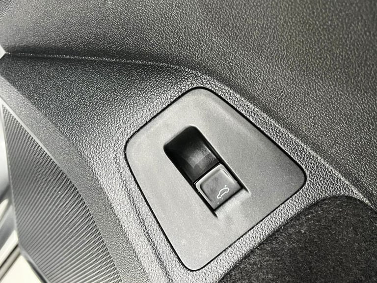 2020 Volkswagen Tiguan 2.0 TDI R-Line Tech SUV 5dr Diesel DSG 4Motion Euro 6 (s/s) (150 ps) ESTAT...