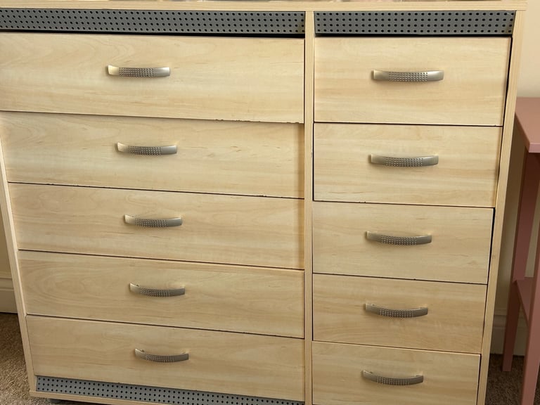 image for Chest of drawers 