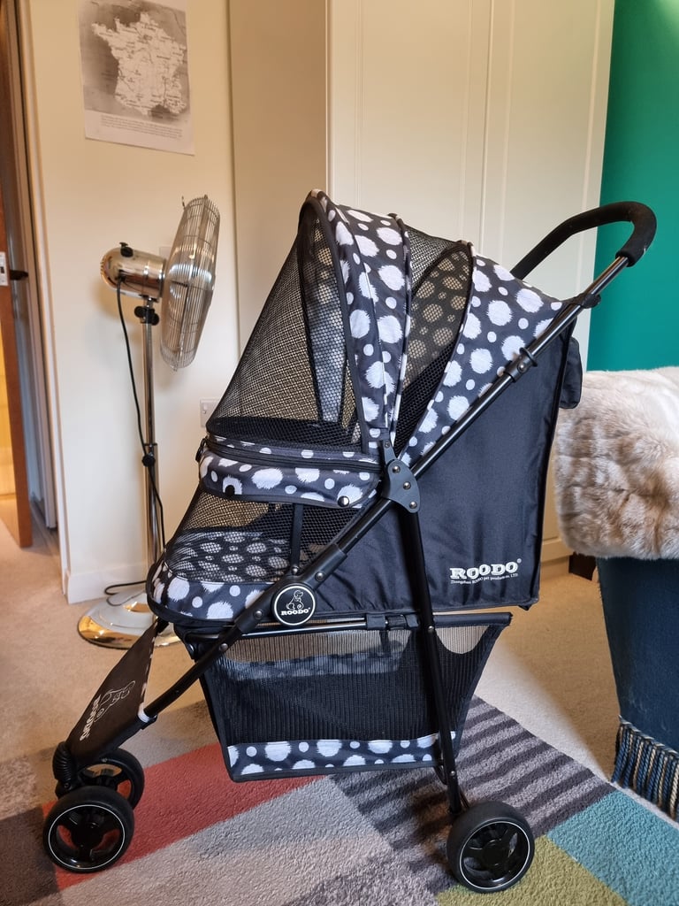 image for Roodo cat pram with net enclosure