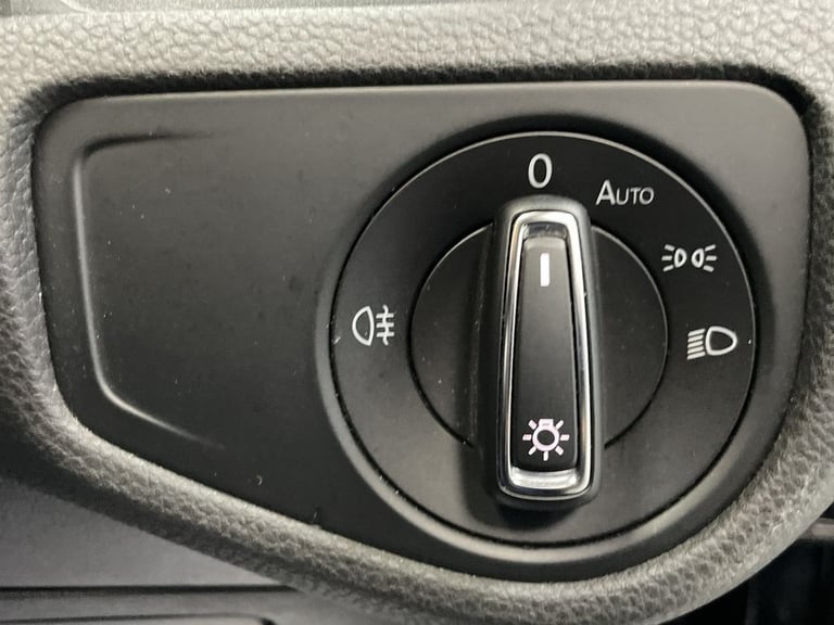 2017 Volkswagen Golf 1.6 TDI BlueMotion Tech SE Nav Hatchback 5dr Diesel Manual Euro 6 (s/s) (11 ...