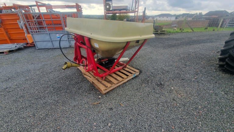 image for Tractor abbey vicon wagtail fertiliser spreader 