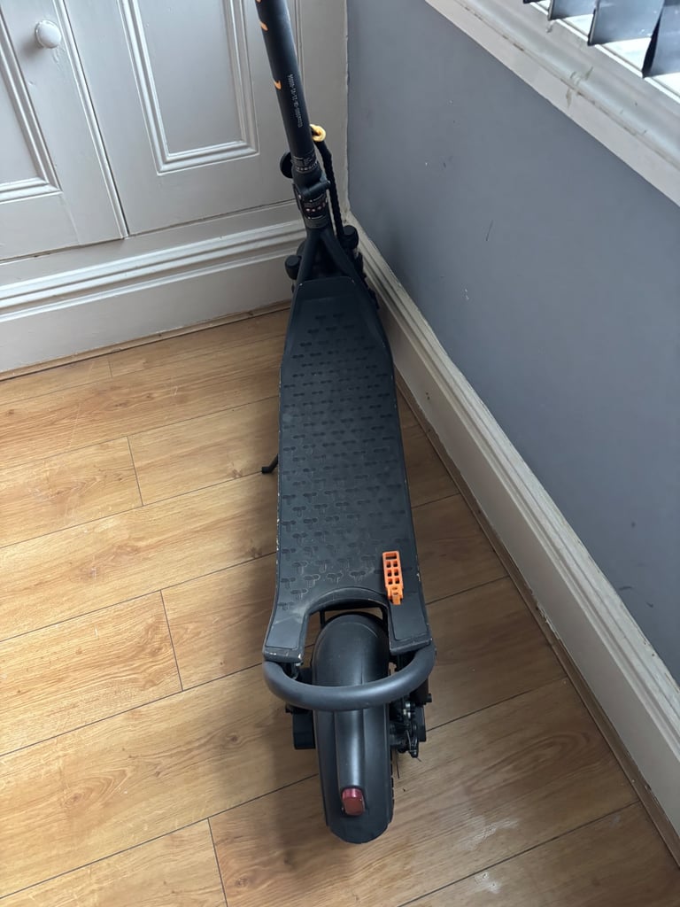 Electric scooter excellent condition 
