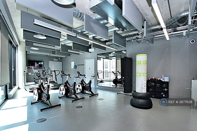 2 bedroom flat in Reminder Lane, London, SE10 (2 bed) (#2677638)