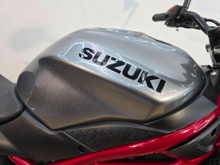 Suzuki SV650 Silver 2020 - ABS, Full Digital Display, Low Mileage