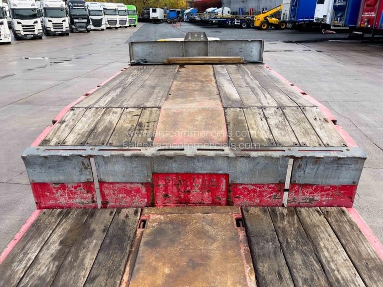 MAX 3 AXLE LOW LOADER 