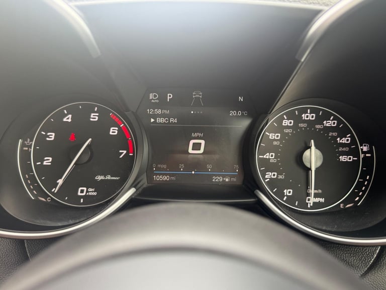 2019 Alfa Romeo Giulia 2.0T Super Auto Euro 6 (s/s) 4dr SALOON Petrol Automatic