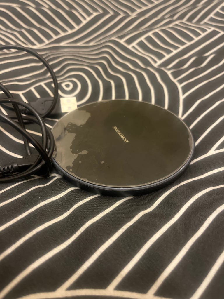 image for Wireless phone charger 
