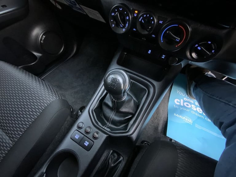 2019 Toyota Hilux 2.4 D-4D Active Pickup Double Cab 4dr Diesel Manual 4WD Euro 6 (3.5t) (150  PIC...