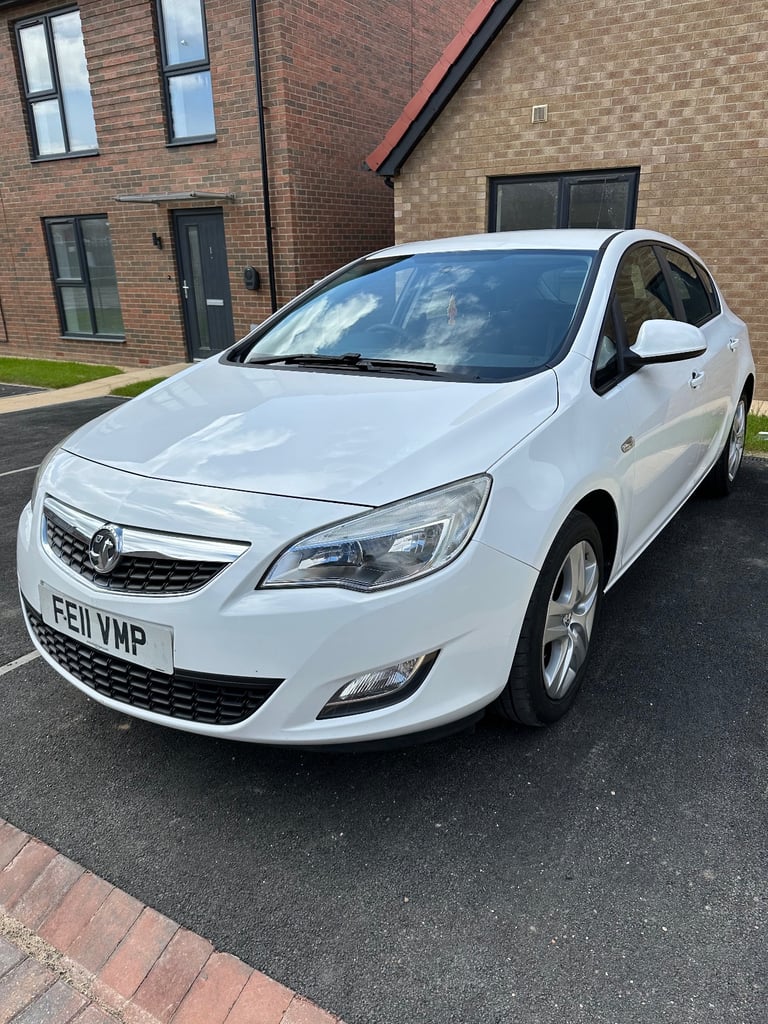 2011 Vauxhall Astra 1.7 Diesel 3 Months Mot Full Service Excellent Condition Car
