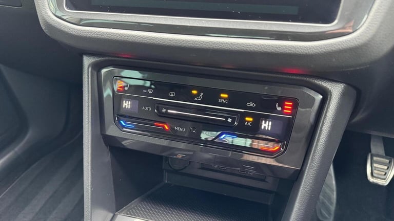 VOLKSWAGEN TIGUAN 1.5 TSI Active Euro 6 (s/s) 5dr 2022