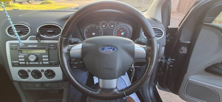 2006 Ford Focus 1.6 Zetec 5dr [Climate Pack] HATCHBACK PETROL Manual