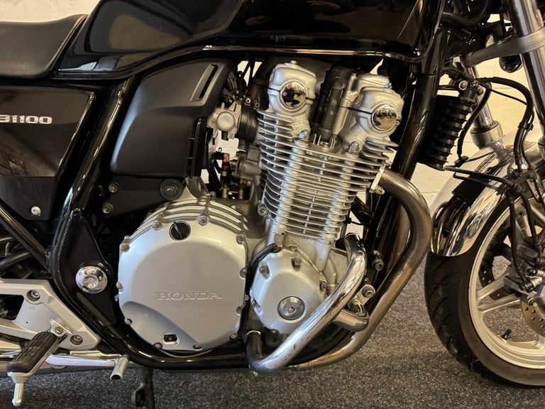 2013 Honda CB 1100 ADE  8300 MILES BLACK RETRO CLASSIC MOTORCYCLE Roadster Petrol Manual