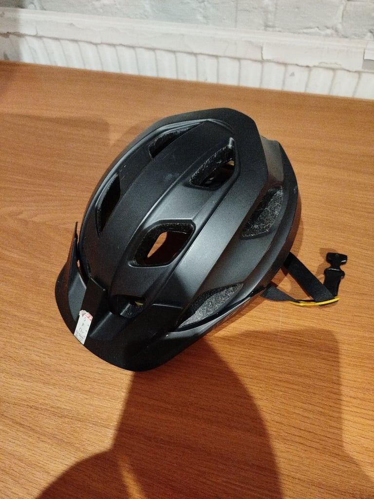 image for Women’s Cycling Louis Garneau Helmet  size (52-56 cm)