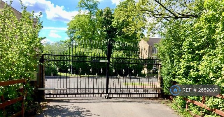 2 bedroom house in The Smithy, Gomersal, Cleckheaton, BD19 (2 bed) (#2669087)