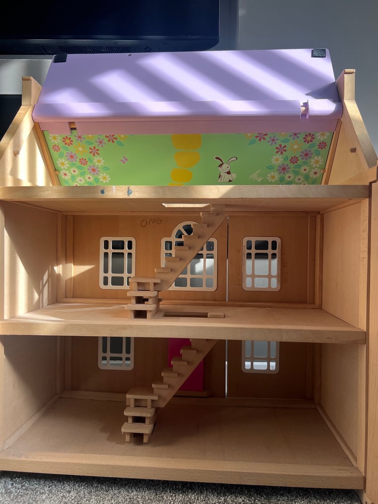 Doll house and Furniture Tildo