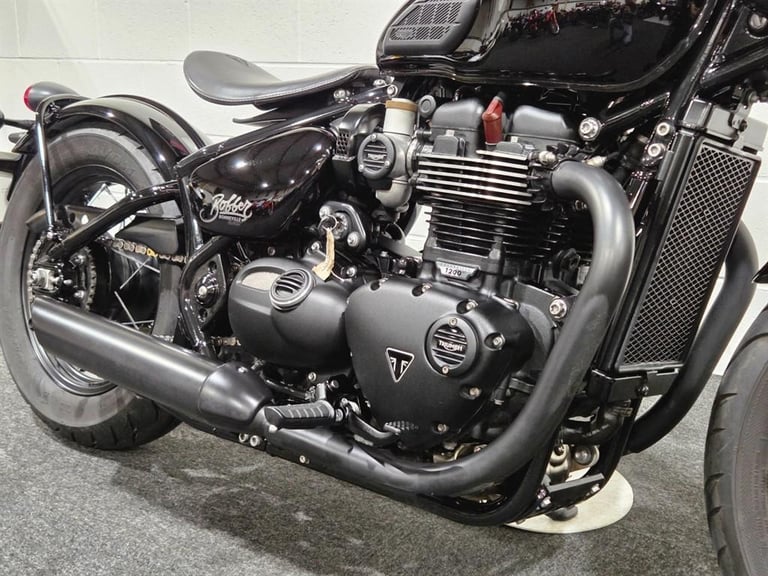 Triumph Bobber BLACK! LOADS OF EXTRAS