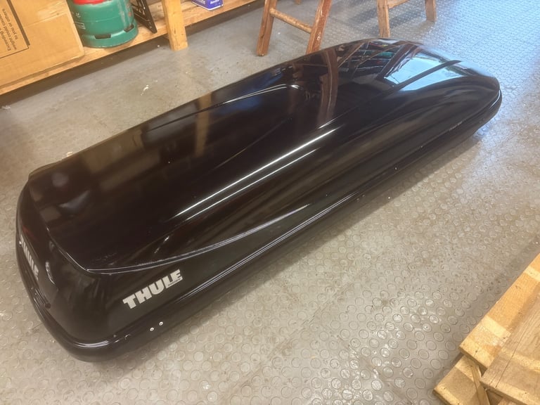Thule ocean 600 roof box, bars with feet to fit BMW 3 series & 5 series plus 4 x bike rack