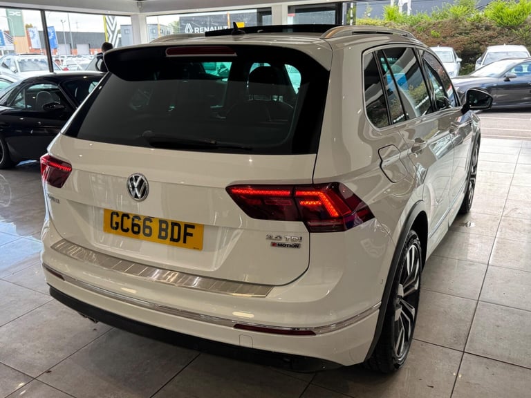  Volkswagen Tiguan 2.0 TDI BlueMotion Tech R-Line SUV 5dr Diesel DSG 4Motion Euro 6 (s/s) (150 Di...