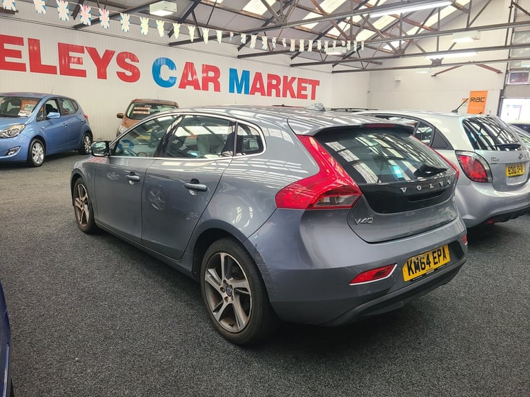 2014 Volvo V40 D2 1.6 Diesel SE Lux 5-Door HATCHBACK Diesel Manual