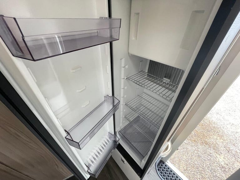 Swift Voyager 594 4 Berth 4 Belt automatic 3500kg motorhome 