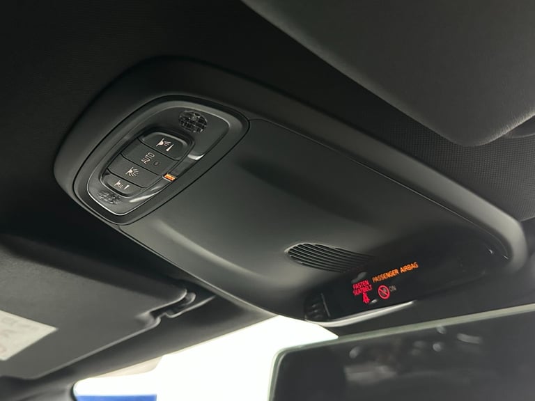 2017 Volvo V40 2.0 D2 R-Design Nav Plus Auto Euro 6 (s/s) 5dr HATCHBACK Diesel Automatic