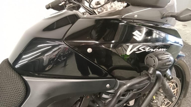 SUZUKI DL1000 ** MOT AUGUST 2026 - FULL LUGGAGE - ENGINE BARS **