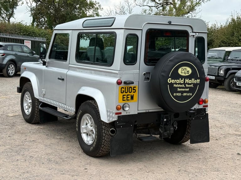 2005 Land Rover Defender 90 2.5 TD5 County Station Wagon 3dr (6 Seats) ESTATE Diesel Manual