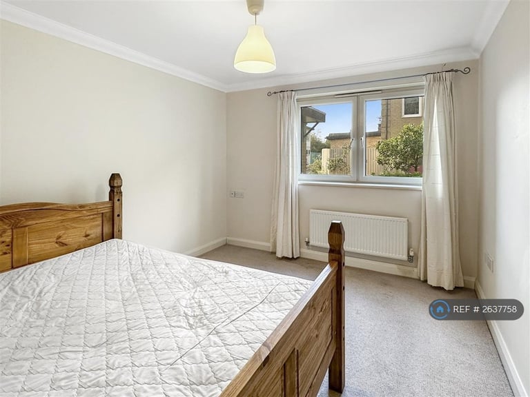 2 bedroom flat in Ainsworth Place, Cambridge, CB1 (2 bed) (#2637758)
