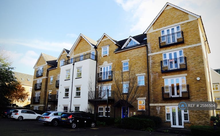2 bedroom flat in Elizabeth Jennings Way, Oxford, OX2 (2 bed) (#2586504)