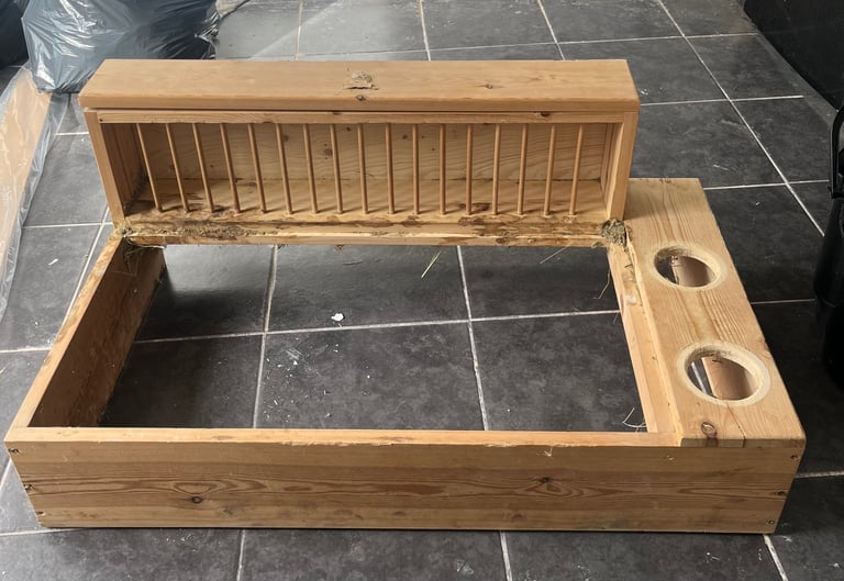 FREE XL rabbit hat feeder