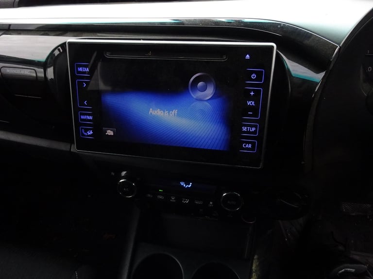 2016 66 REG TOYOTA HILUX INVINCIBLE D-4D 4WD DIESEL AUTO DAMAGED SALVAGE