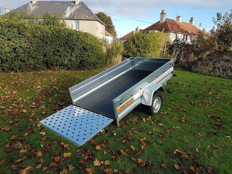 BRAND NEW 7,7ft x 4,2ft SINGLE AXLE FLAT TRAILER WITH RAMP 750kg