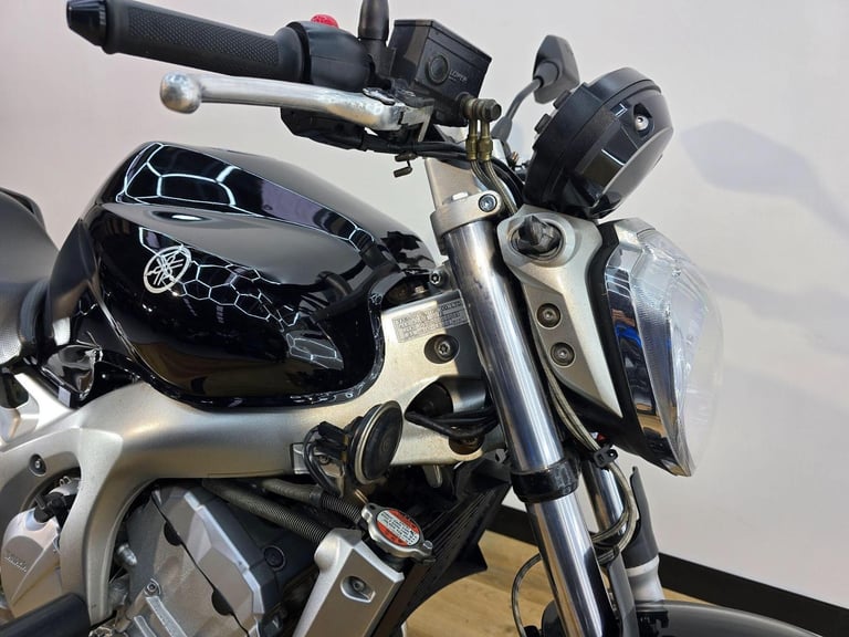 Yamaha FZ6 Fazer 600 Black 2004 - Crash Bobbins, Underseat Exhausts, 