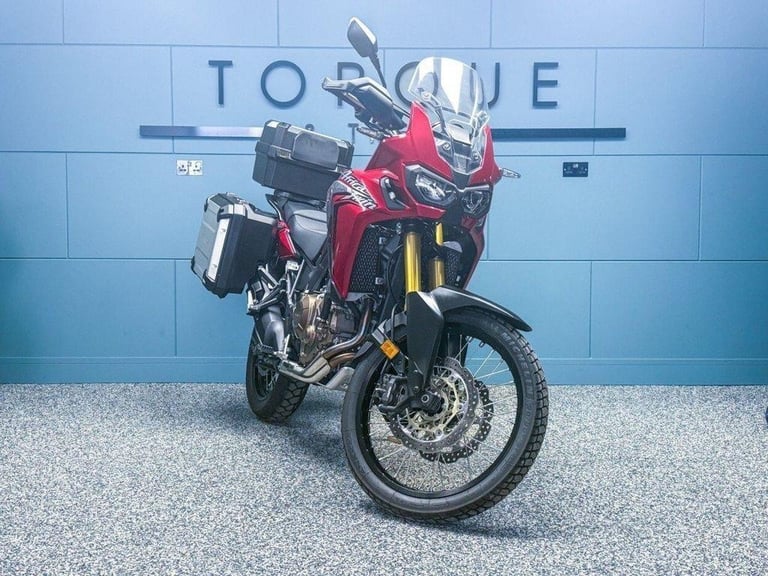 2017 17 HONDA CRF1000L AFRICA TWIN 1000 MANUAL - LOW MILES - FULL LUGGAGE