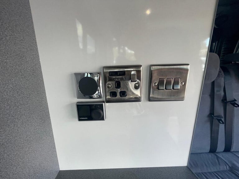 Ventura VR2000 4 Berth 5 Belt Rock n Roll Bed Camper Van 