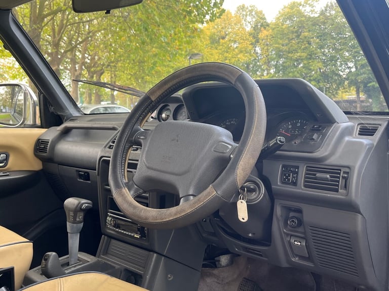 2005 Mitsubishi Pajero 2.8TD AUTOMATIC*WOW ONLY 73,302 WARRANTED LOW MILES*HPI CLEAR*CUSTOM SEATS...