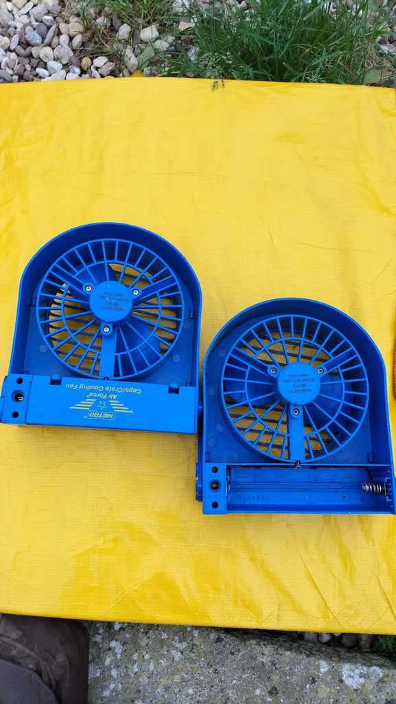 Fans for dog cages 