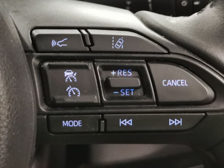 2024 Toyota Yaris Cross 1.5 VVT-h Icon SUV 5dr Petrol Hybrid E-CVT Euro 6 (s/s) (116 ps) - REVERS...