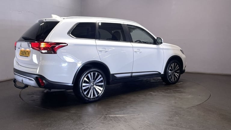 2019 69 MITSUBISHI OUTLANDER 2.0 MIVEC EXCEED SUV 5DR PETROL CVT 4WD EURO 6 (S/S