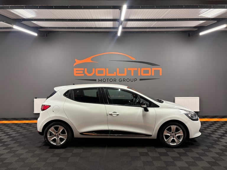 2015 Renault Clio 1.2 16V Dynamique MediaNav 5dr HATCHBACK Petrol Manual