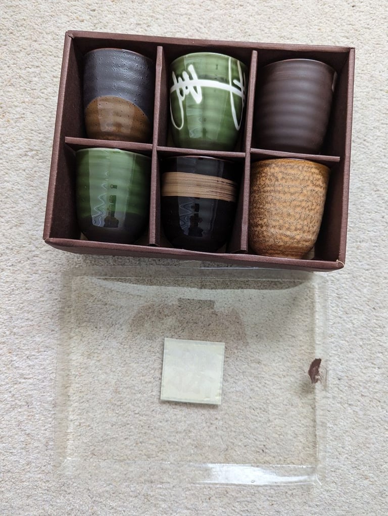 Chinese Style Tea Cup set of 6 without handle in a new condition in box