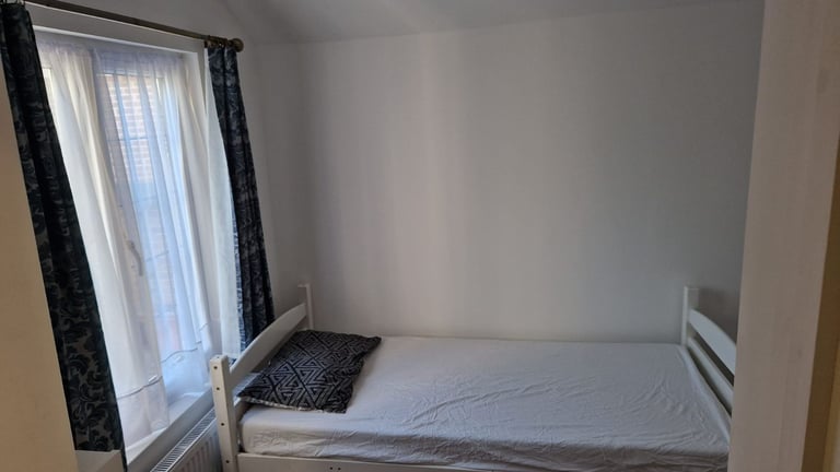 Spacious SINGLE Room to let in Hounslow - Rent 490pm