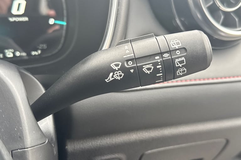 2024 MG MG HS 103407 Hatchback Automatic